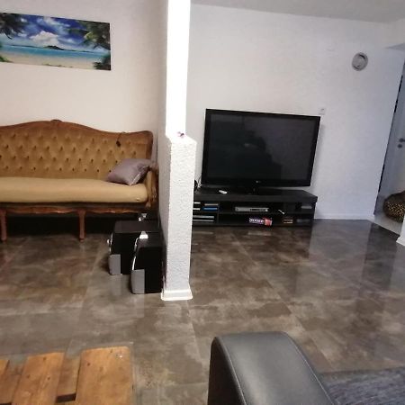 Schoene Einliegerwohnung In 헤힝겐 외부 사진
