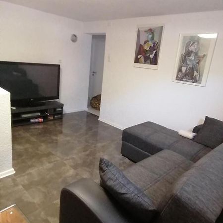 Schoene Einliegerwohnung In 헤힝겐 외부 사진