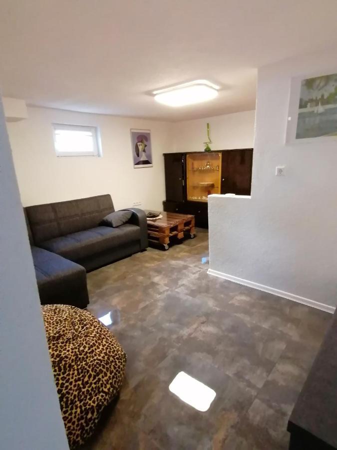 Schoene Einliegerwohnung In 헤힝겐 외부 사진