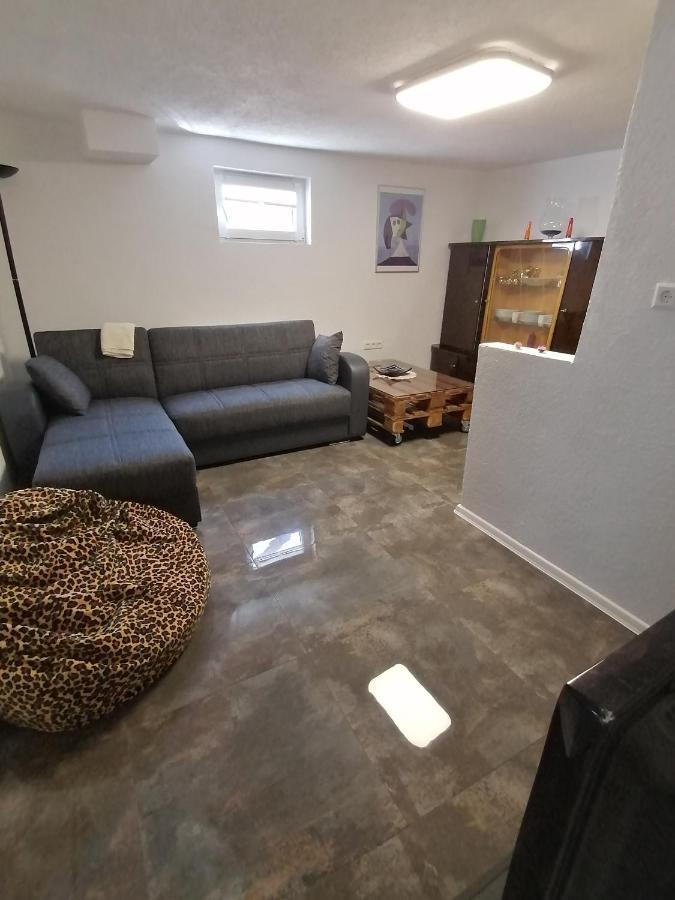 Schoene Einliegerwohnung In 헤힝겐 외부 사진