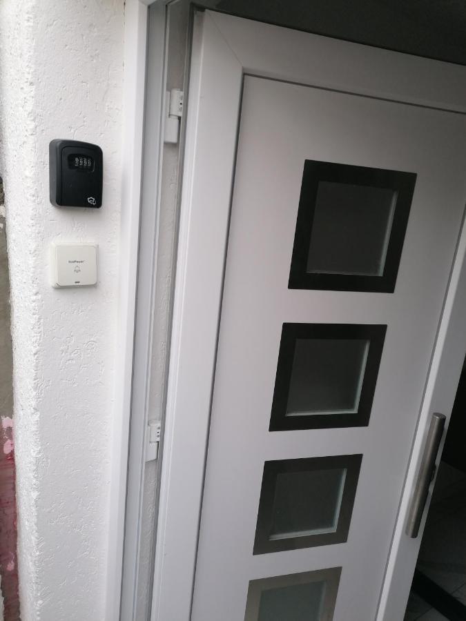 Schoene Einliegerwohnung In 헤힝겐 외부 사진
