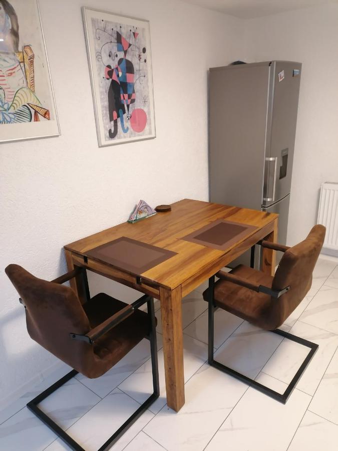 Schoene Einliegerwohnung In 헤힝겐 외부 사진